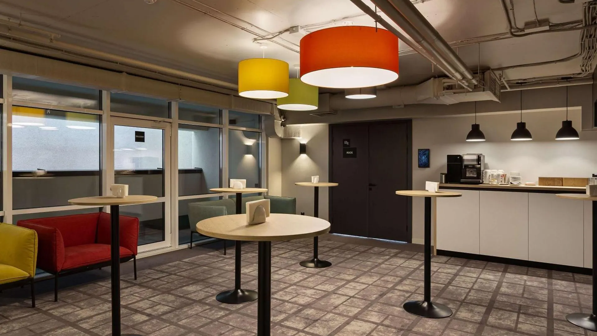 Otel Ibis Kyiv Beresteiska