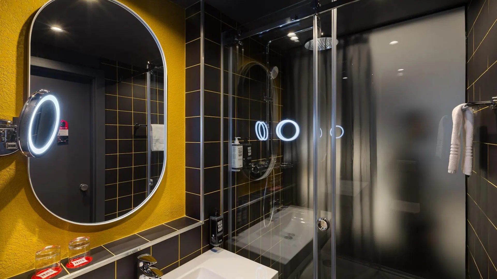 Ibis Kyiv Beresteiska 호텔